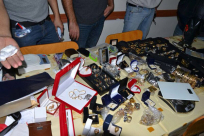 بالصور: وكيل سري يوقع 20 شاباً في قبضة الشرطة بشبهة تجارة السلاح والممنوعات 